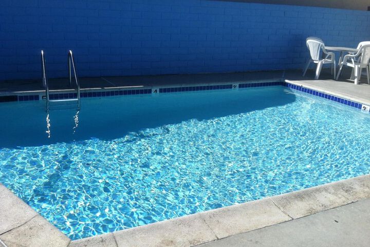 Pool 24 of 37