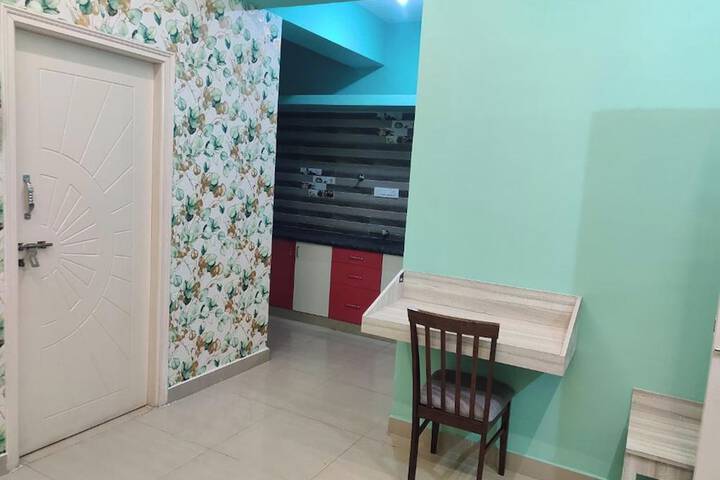 Room 8 of 36