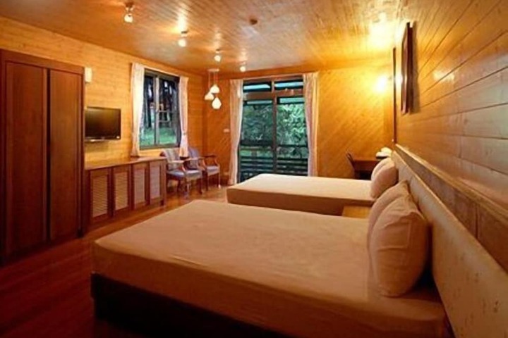 Room 32 of 42