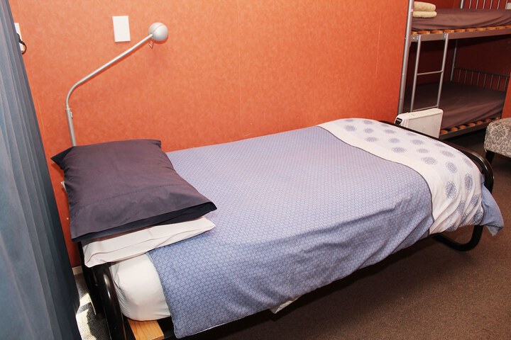 Room 5 of 89