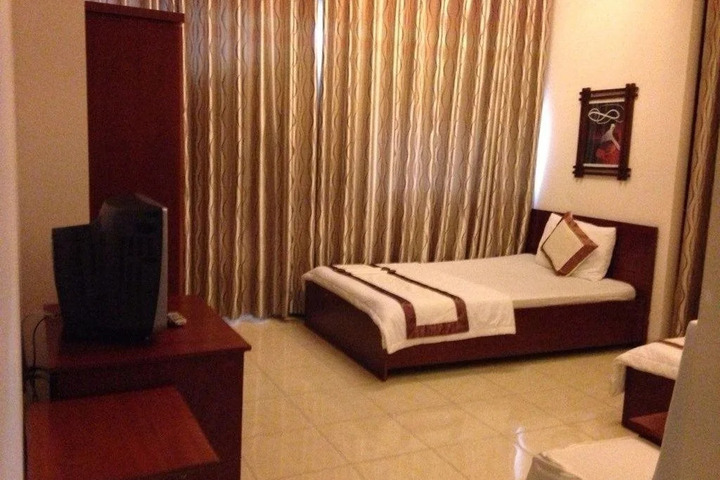 BLOOM HOTEL