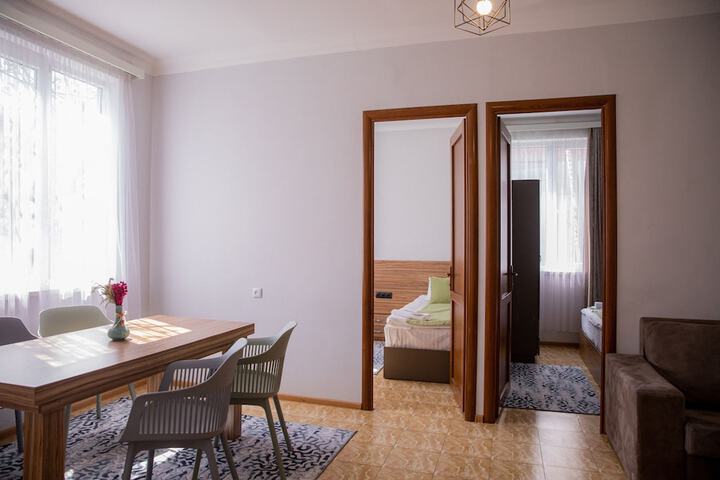Room 9 of 33