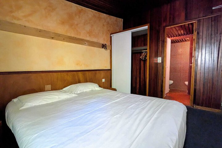 Room 16 of 52