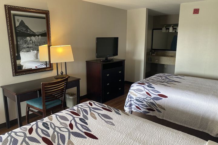 Room 6 of 16