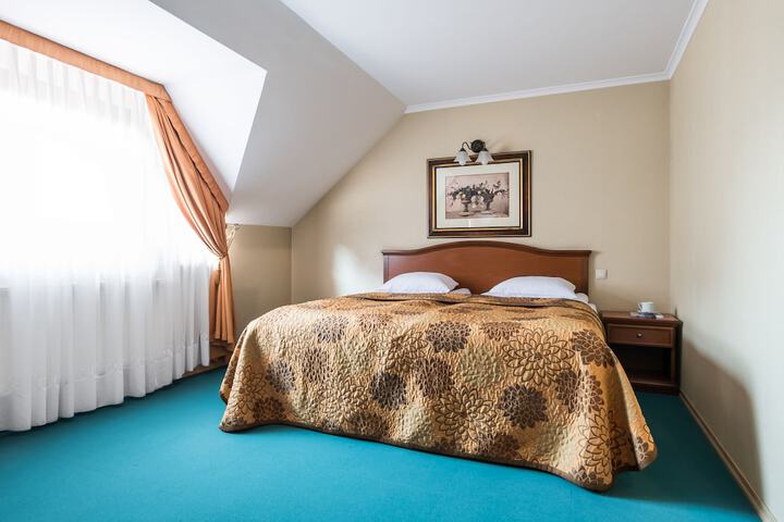 Room 14 of 32