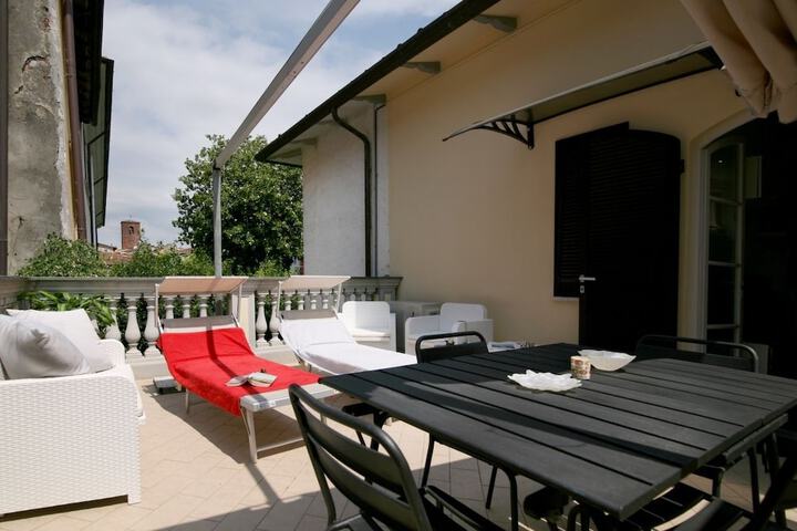 Terrace/Patio 8 of 12
