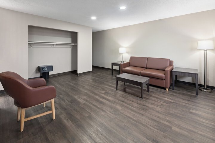 Room 19 of 33