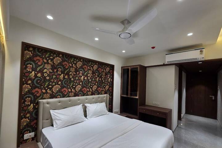 Room 8 of 31