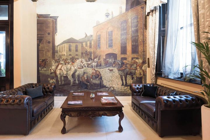 Entrance & Lobby