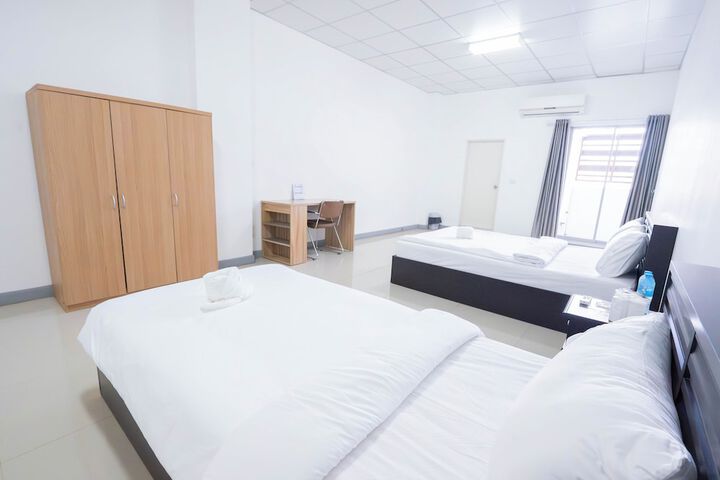 Room 12 of 17