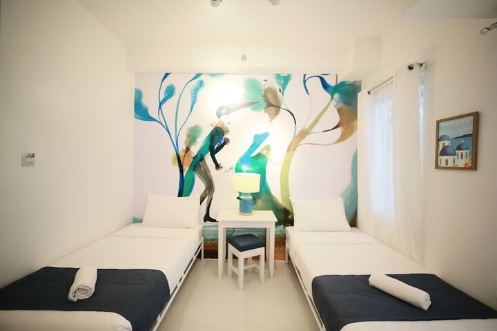 Room 28 of 79