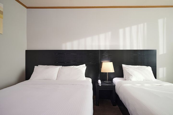 Room 21 of 48