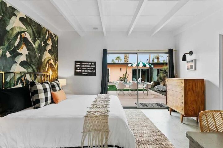 Room 3 of 21