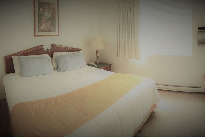 Room 7 of 11