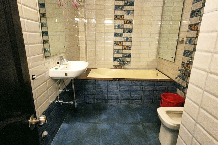 Room 123 of 169