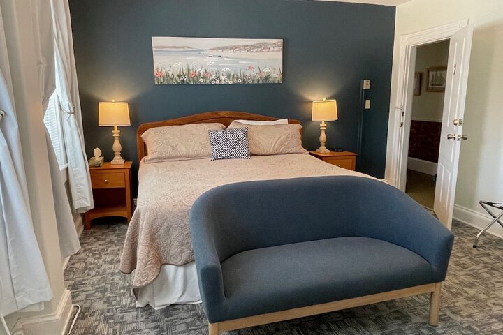 Room 47 of 99