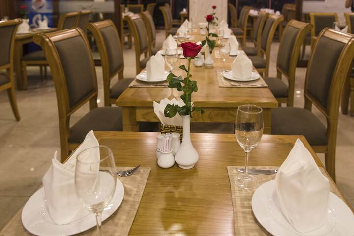 Dining 142 of 189
