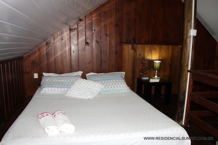 Room 4 of 117