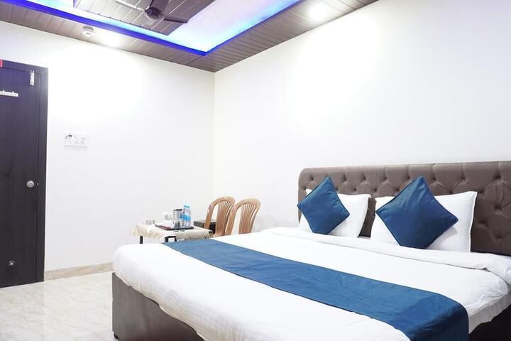 Room 10 of 24