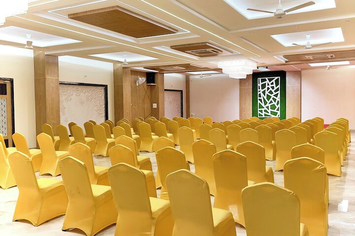 Business Center 43 of 49