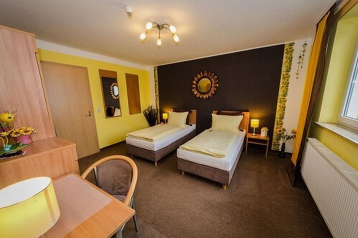 Room 18 of 27