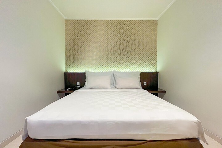 Room 8 of 61