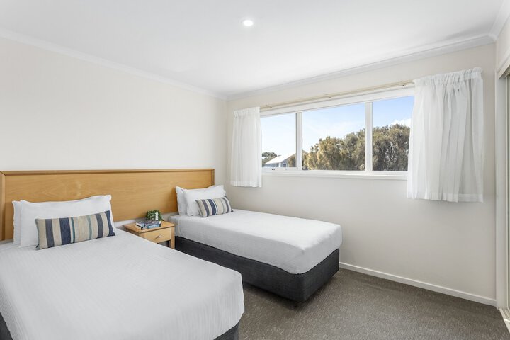 Room 8 of 27
