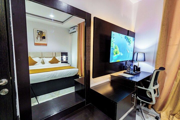 Room 37 of 87