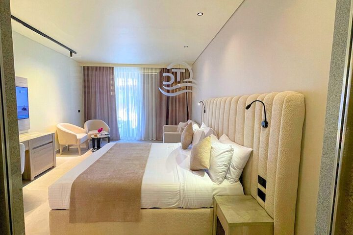 Room 17 of 93