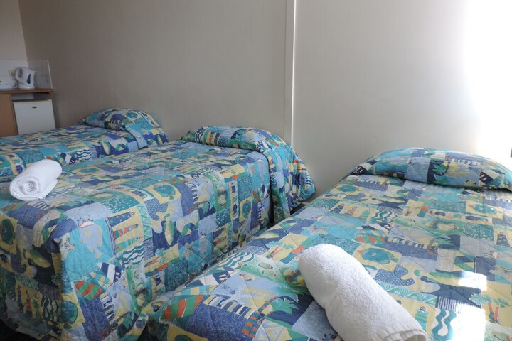 Room 3 of 27