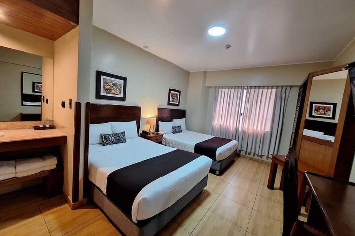Room 35 of 79