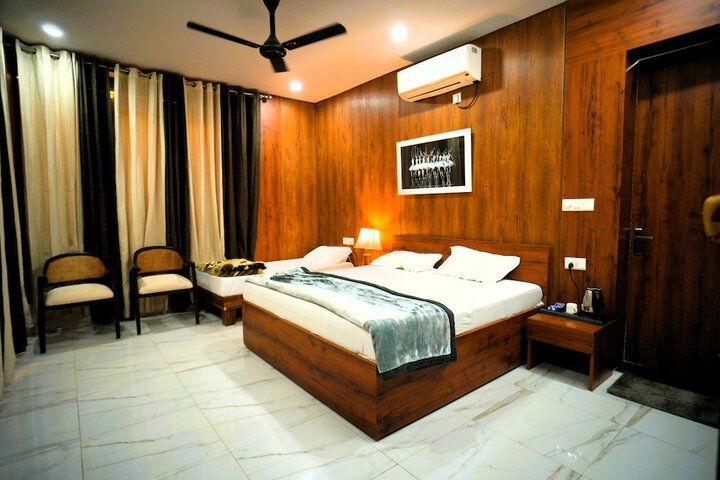 Room 13 of 79