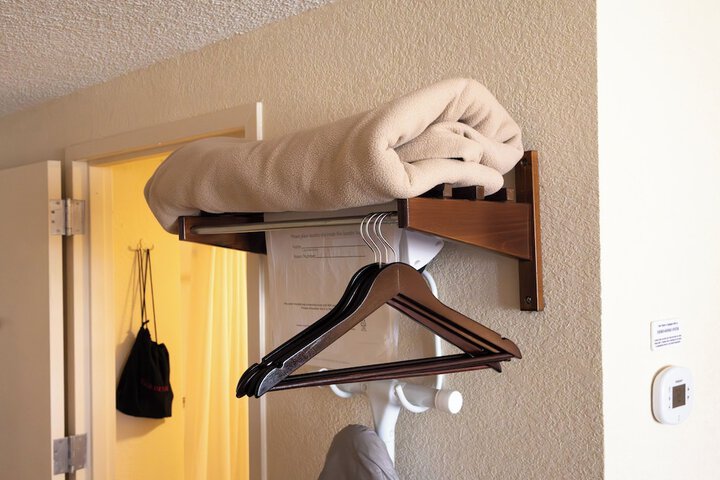 Iron/ironing board