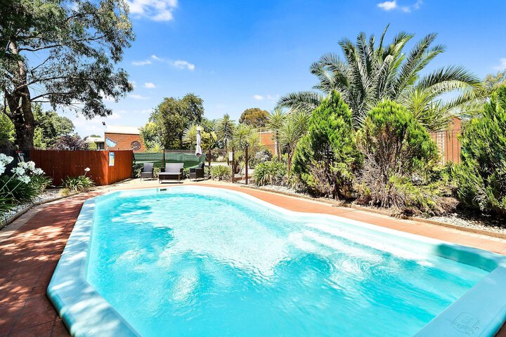 Hotel Pool