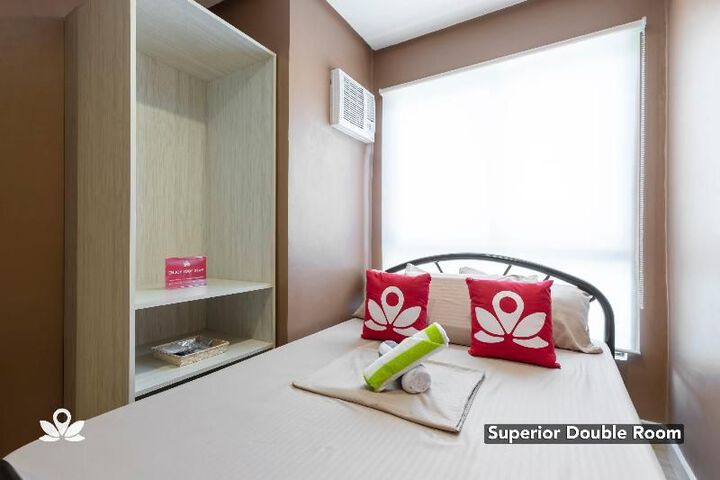 Suite 4 of 32