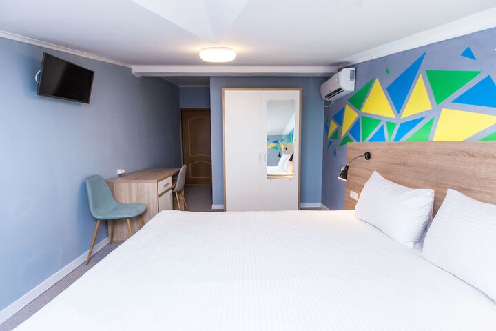 Room 14 of 26
