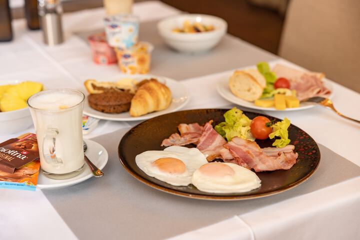 Breakfast/Coffee Service 41 of 61