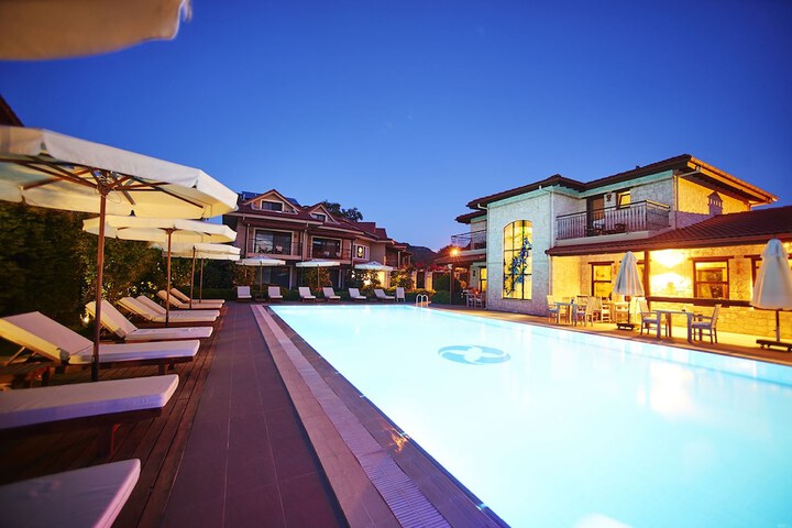 Pool 42 of 88