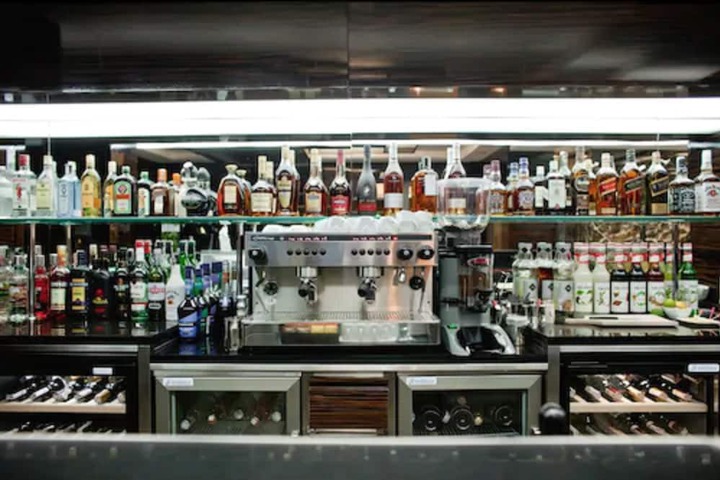 Lounge 95 of 98