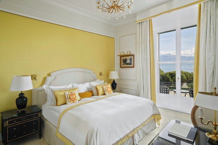 Room 55 of 183