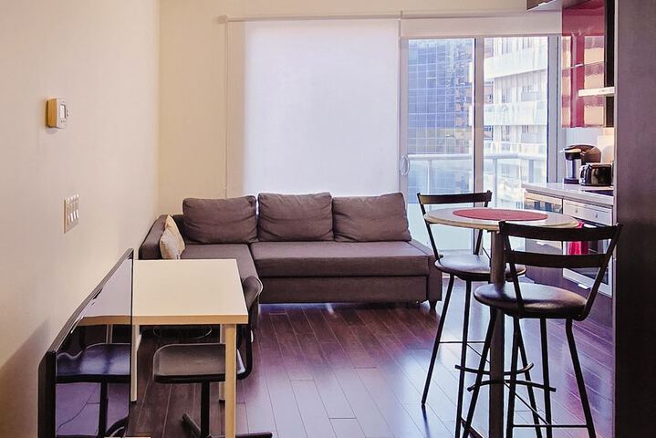 Room 5 of 6