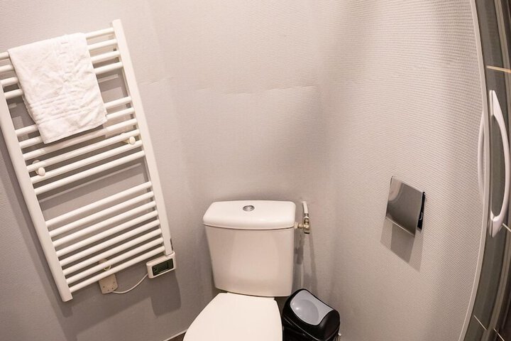 Room 64 of 70