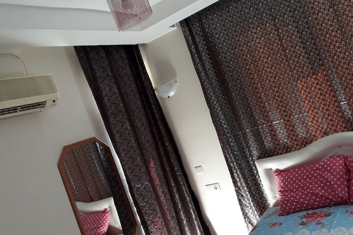 Room 8 of 43