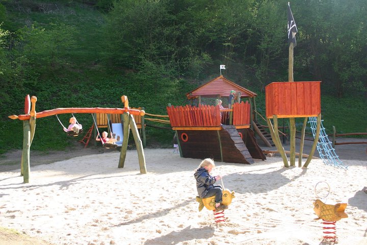 Childrens Activities 21 of 33