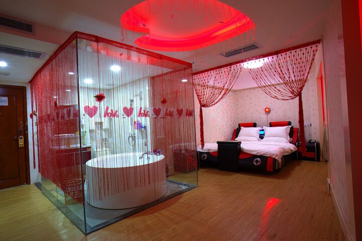 Room 2 of 41