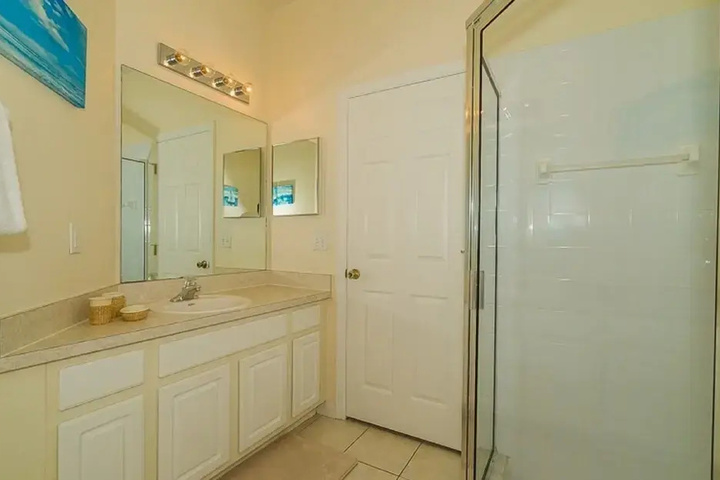 Room 6 of 20