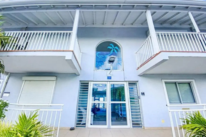 Image of Pavillon Beach 9 feet in the water in Grand Case