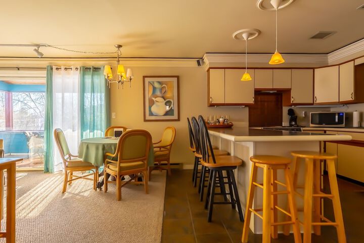 Room 42 of 147