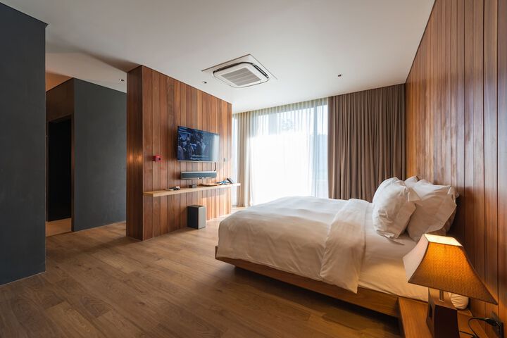 Room 5 of 139