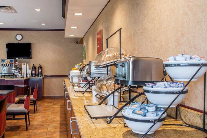 Breakfast/Coffee Service 60 of 68